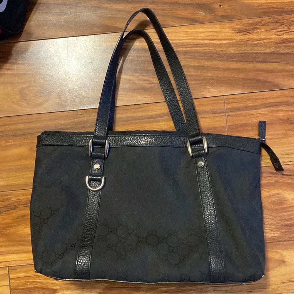 100% Authentic Gucci tote